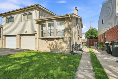 Photo of 9349 Fern Lane, Des Plaines, IL 60016 (MLS # 12744958)