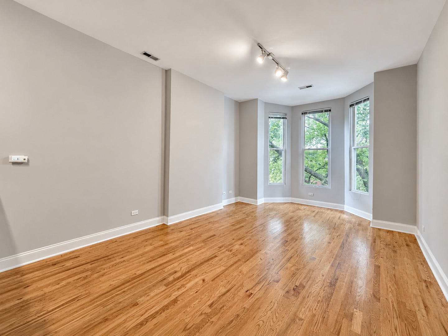 1830 W Superior Street 3F