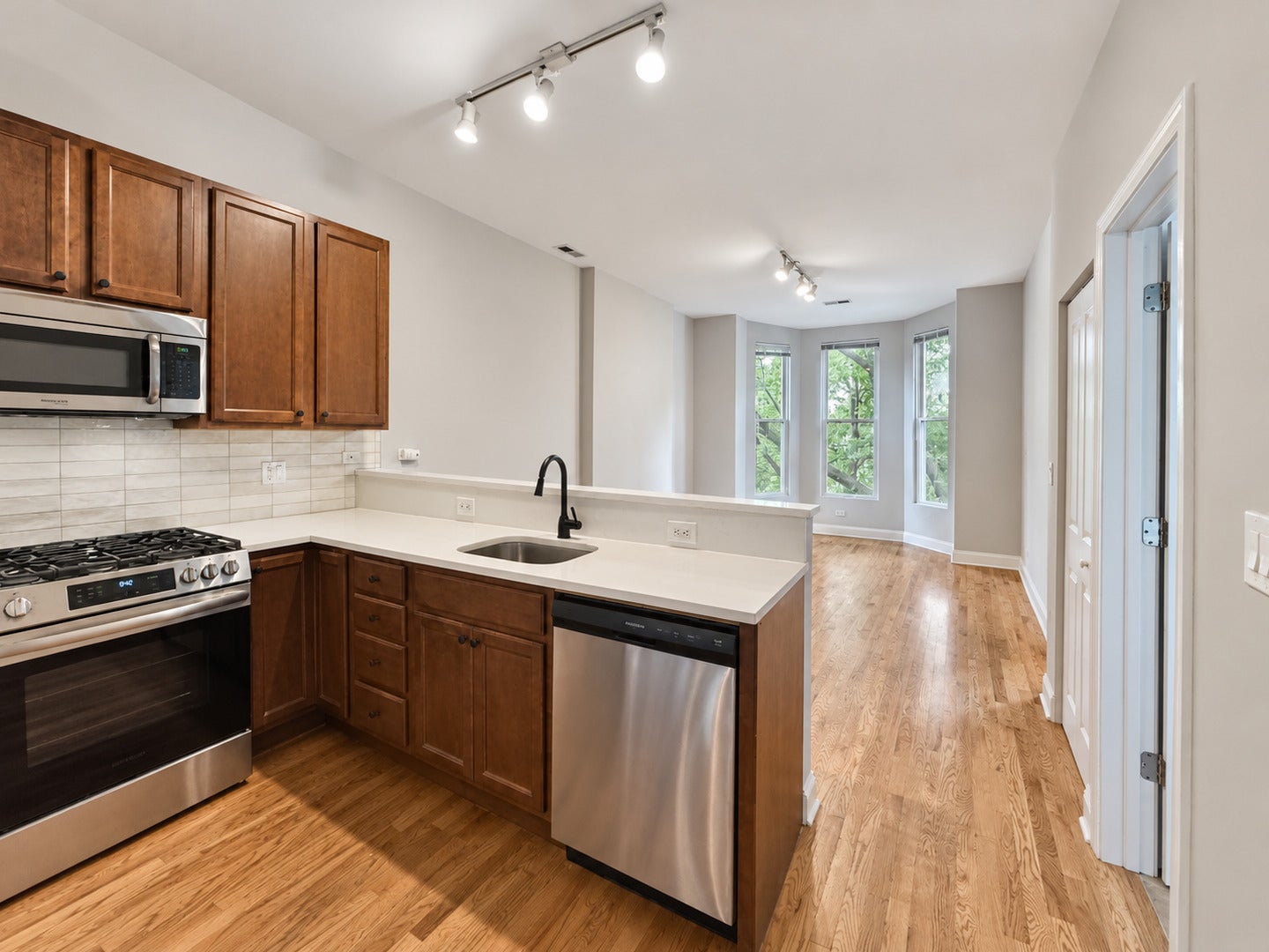 1830 W Superior Street 3F