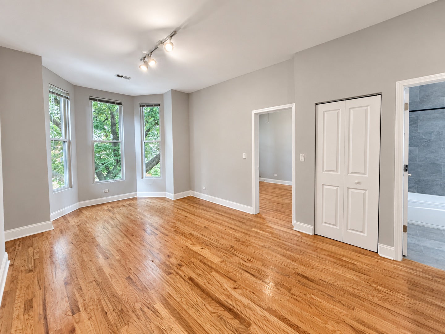 1830 W Superior Street 3F