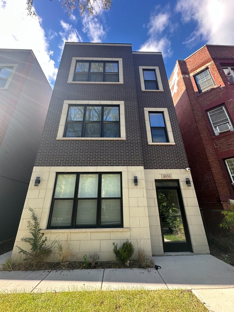 4950 S Michigan Avenue