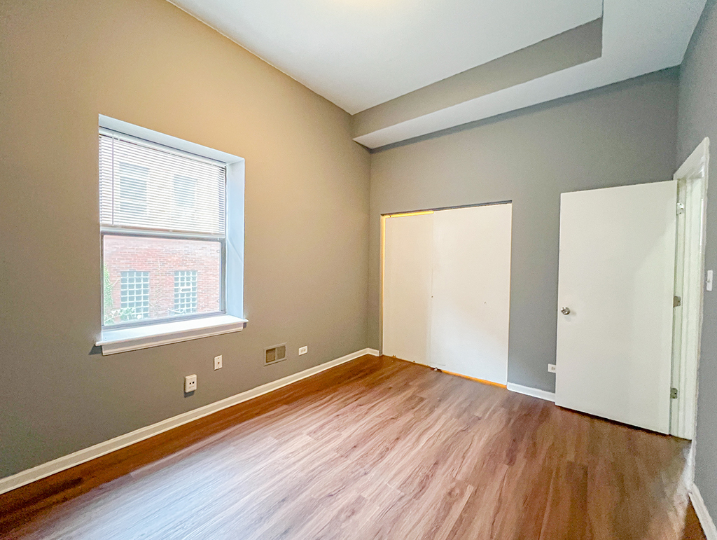 5617 S Michigan Avenue