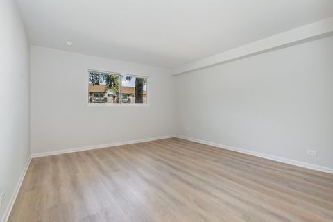 Tiny photo for 4A Kingery Quarter #104, Willowbrook, IL 60527 (MLS # 12476251)