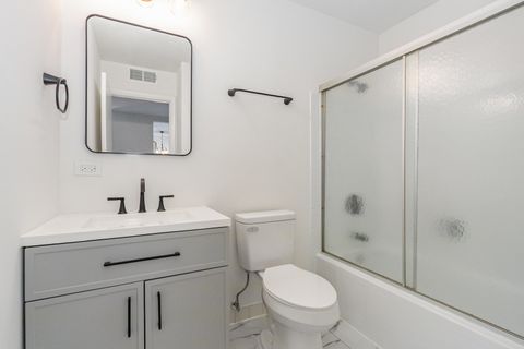 Tiny photo for 4A Kingery Quarter #104, Willowbrook, IL 60527 (MLS # 12476251)