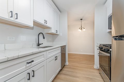 Tiny photo for 4A Kingery Quarter #104, Willowbrook, IL 60527 (MLS # 12476251)