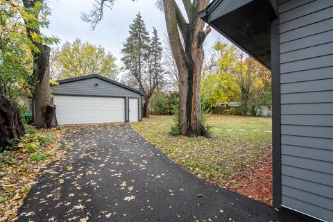 A home in Glen Ellyn