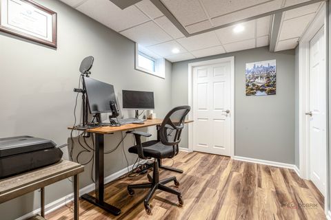 Tiny photo for 29860 N River Drive, Libertyville, IL 60048 (MLS # 12536426)