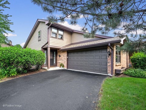 Photo of 146 Indian Boundary Drive, Westmont, IL 60559 (MLS # 12748326)