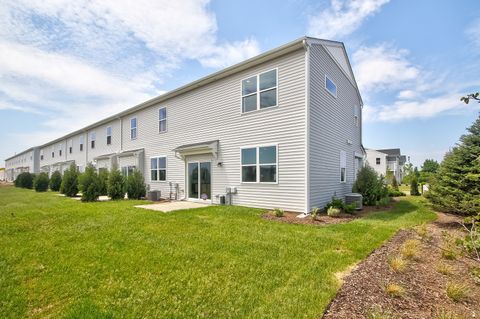 Tiny photo for 401 Comstock Road, South Elgin, IL 60177 (MLS # 12509054)