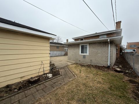 Tiny photo for 4617 Joliet Avenue, Lyons, IL 60534 (MLS # 12583849)