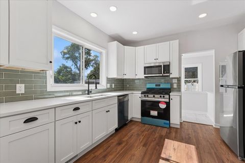 Tiny photo for 1015 Oakland Avenue, Joliet, IL 60435 (MLS # 12525511)