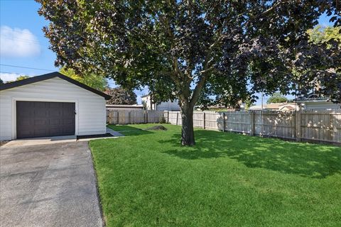 Tiny photo for 1015 Oakland Avenue, Joliet, IL 60435 (MLS # 12525511)