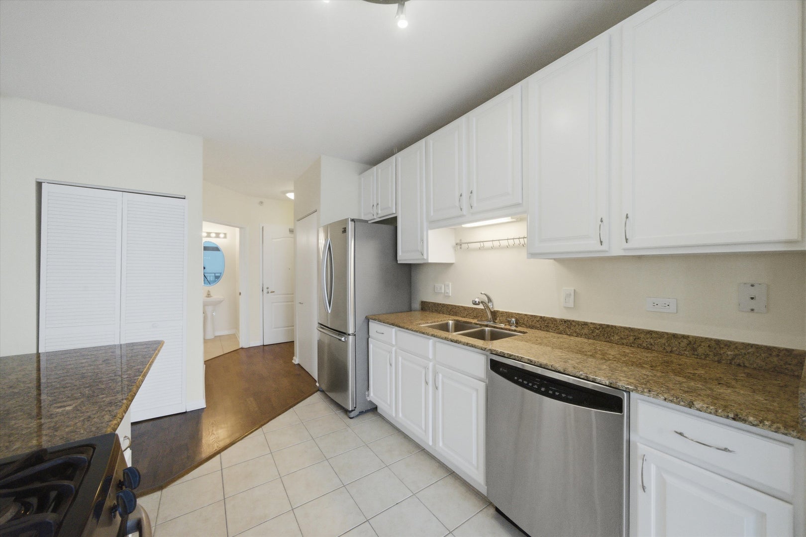 125 S Jefferson Street 2409