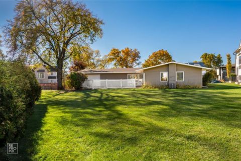 Tiny photo for 815 W 56th Street, Hinsdale, IL 60521 (MLS # 12508296)