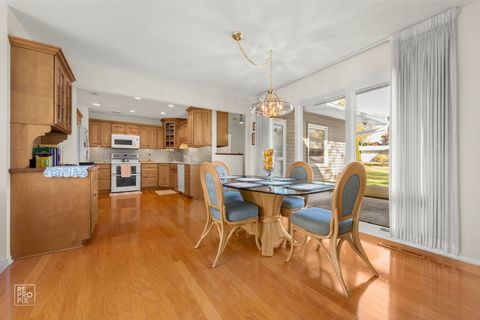 Tiny photo for 815 W 56th Street, Hinsdale, IL 60521 (MLS # 12508296)