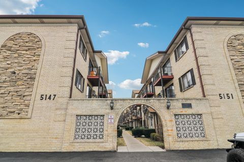 5147 N East River Road 338F Chicago IL 60656