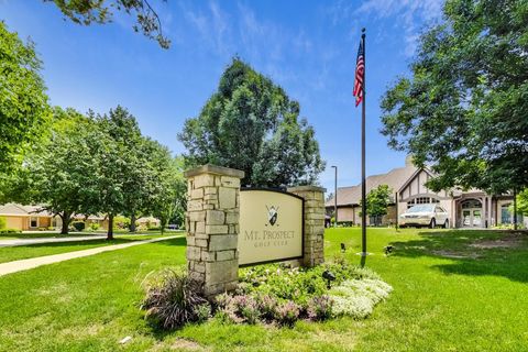 Tiny photo for 407 S See Gwun Avenue, Mount Prospect, IL 60056 (MLS # 12583370)