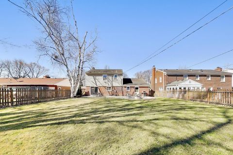 Tiny photo for 407 S See Gwun Avenue, Mount Prospect, IL 60056 (MLS # 12583370)