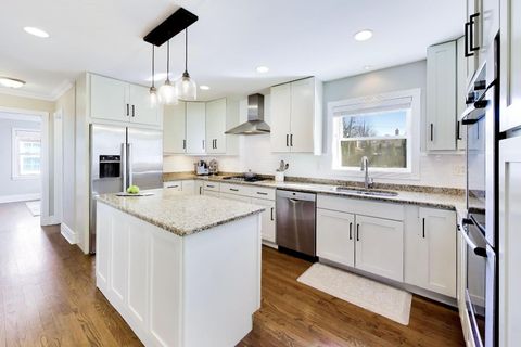 Tiny photo for 407 S See Gwun Avenue, Mount Prospect, IL 60056 (MLS # 12583370)