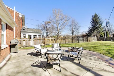 Tiny photo for 407 S See Gwun Avenue, Mount Prospect, IL 60056 (MLS # 12583370)