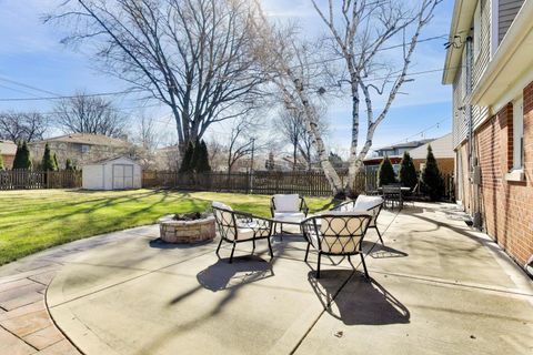 Tiny photo for 407 S See Gwun Avenue, Mount Prospect, IL 60056 (MLS # 12583370)