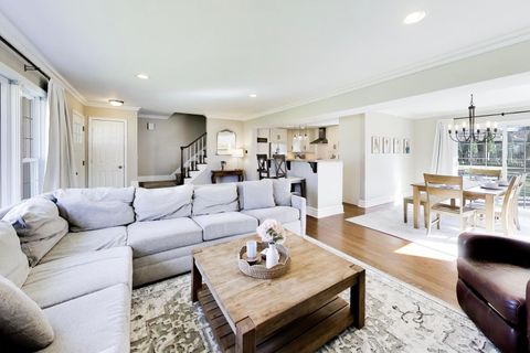 Tiny photo for 407 S See Gwun Avenue, Mount Prospect, IL 60056 (MLS # 12583370)