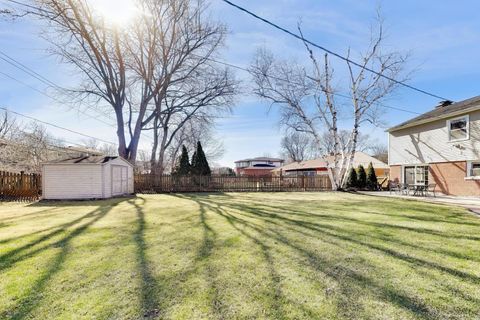 Tiny photo for 407 S See Gwun Avenue, Mount Prospect, IL 60056 (MLS # 12583370)