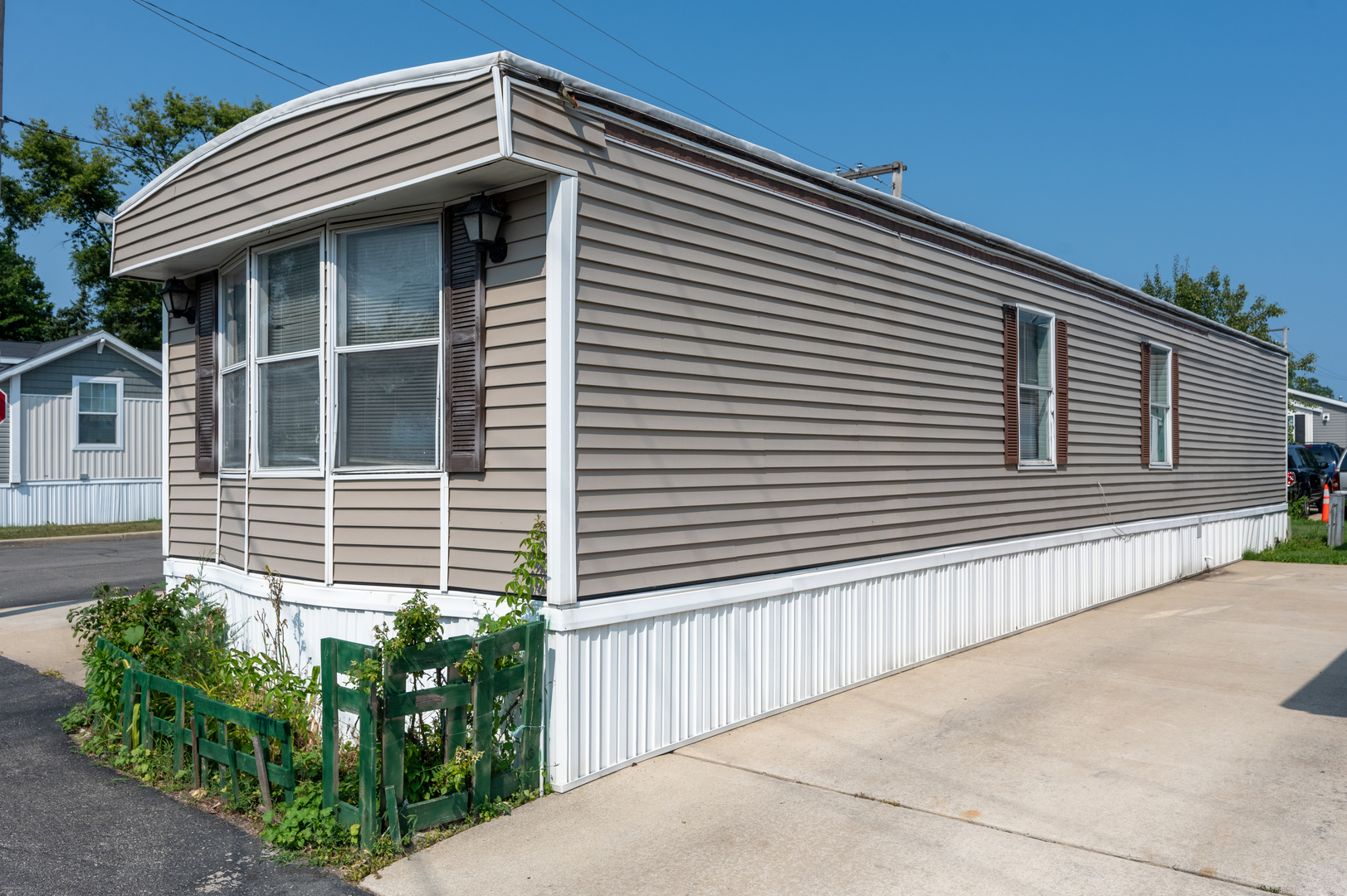 1300 W Branch Road