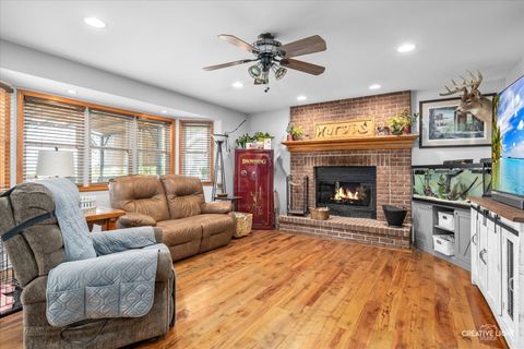 Tiny photo for 925 Suzy Street, Lake Holiday, IL 60548 (MLS # 12437937)