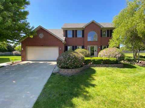 Photo of 720 KENDRIDGE Court, Aurora, IL 60502 (MLS # 12698086)