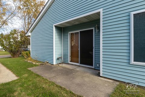 Tiny photo for 30W171 Maplewood Court, Warrenville, IL 60555 (MLS # 12510028)