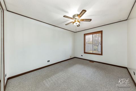 Tiny photo for 30W171 Maplewood Court, Warrenville, IL 60555 (MLS # 12510028)