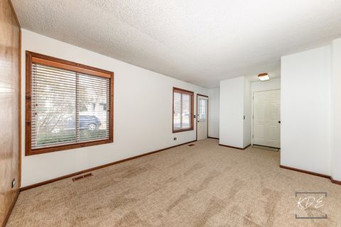 Tiny photo for 30W171 Maplewood Court, Warrenville, IL 60555 (MLS # 12510028)