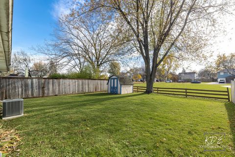 Tiny photo for 30W171 Maplewood Court, Warrenville, IL 60555 (MLS # 12510028)