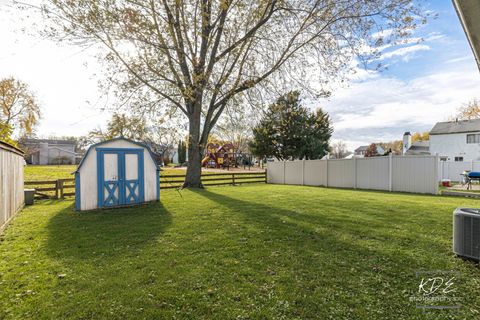Tiny photo for 30W171 Maplewood Court, Warrenville, IL 60555 (MLS # 12510028)