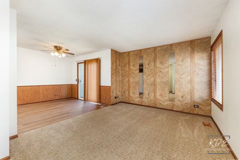 Tiny photo for 30W171 Maplewood Court, Warrenville, IL 60555 (MLS # 12510028)