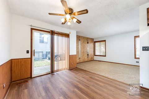 Tiny photo for 30W171 Maplewood Court, Warrenville, IL 60555 (MLS # 12510028)