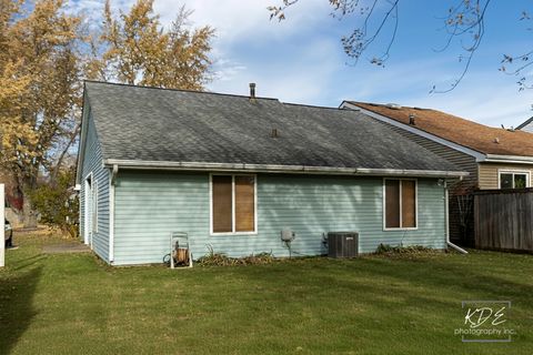 Tiny photo for 30W171 Maplewood Court, Warrenville, IL 60555 (MLS # 12510028)