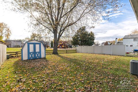 Tiny photo for 30W171 Maplewood Court, Warrenville, IL 60555 (MLS # 12510028)