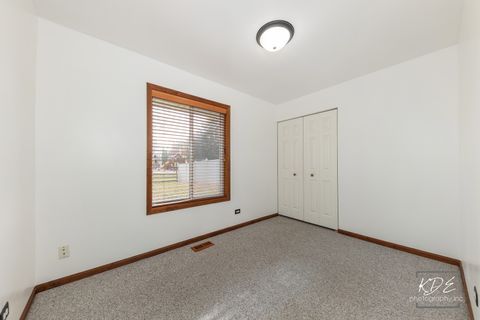 Tiny photo for 30W171 Maplewood Court, Warrenville, IL 60555 (MLS # 12510028)