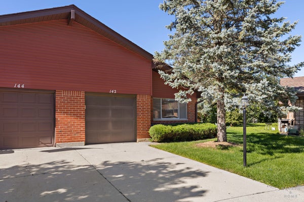 142 VIRGINIA CT, STREAMWOOD, IL 60107 - Image 39a01ace4e1b8be8caa256be027f3456/2476481275