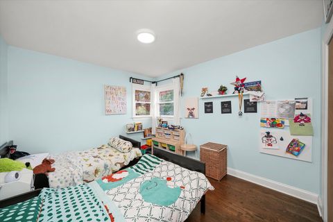 Tiny photo for 3801 W Sherwin Avenue, Lincolnwood, IL 60712 (MLS # 12540793)