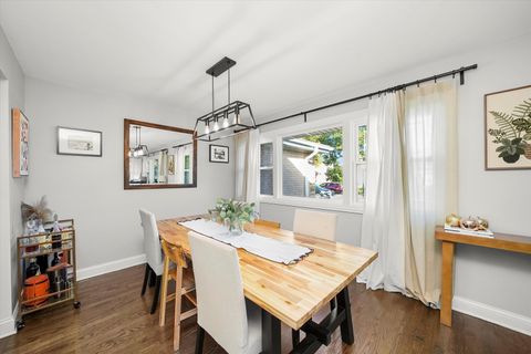 Tiny photo for 3801 W Sherwin Avenue, Lincolnwood, IL 60712 (MLS # 12540793)