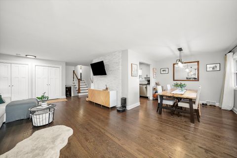 Tiny photo for 3801 W Sherwin Avenue, Lincolnwood, IL 60712 (MLS # 12540793)