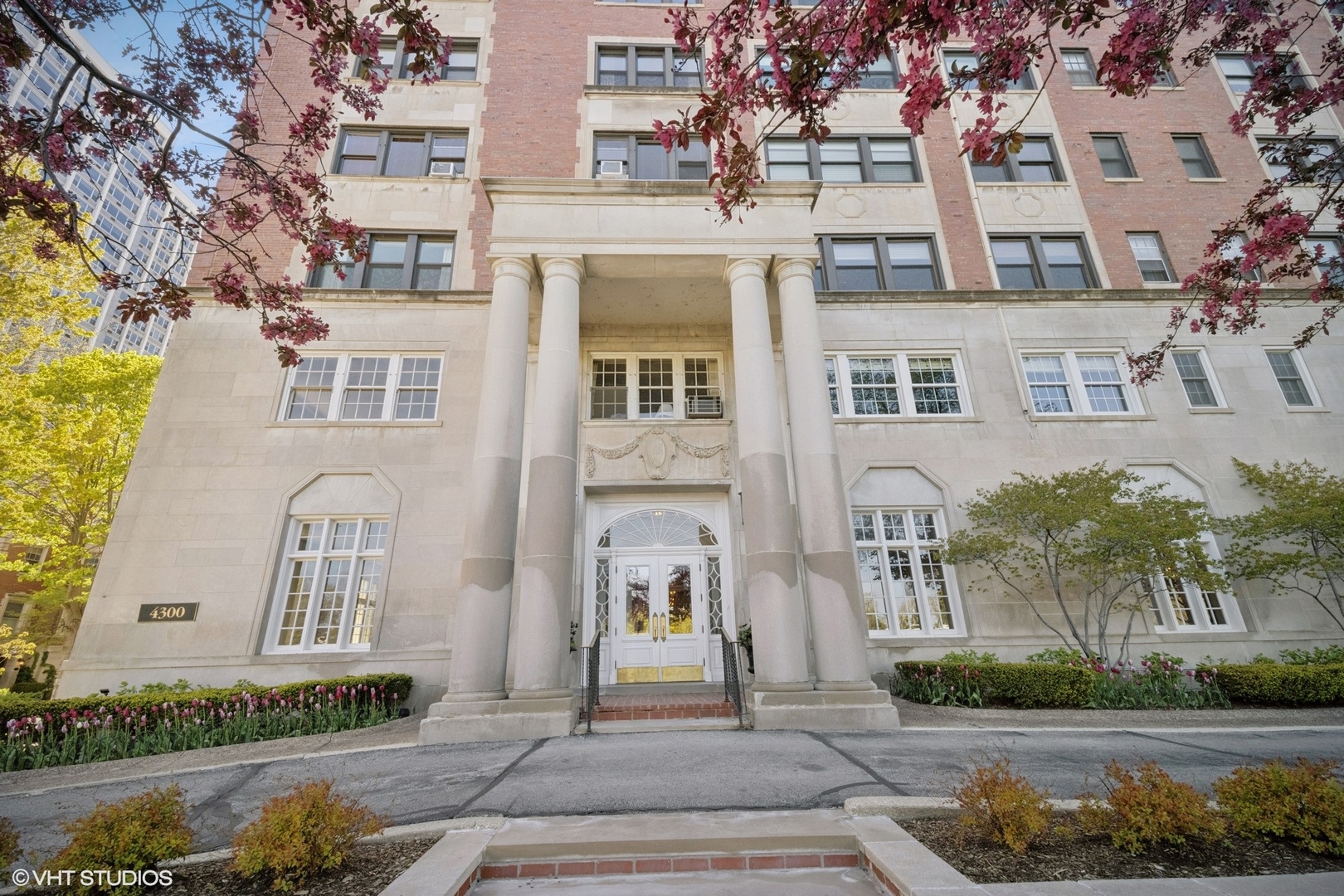 4300 N Marine Drive 306