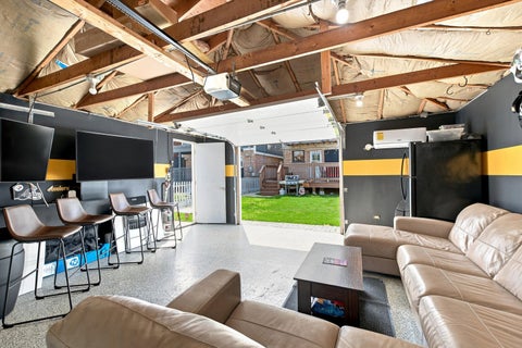 Tiny photo for 5435 N Nashville Avenue, Chicago, IL 60656 (MLS # 12736229)
