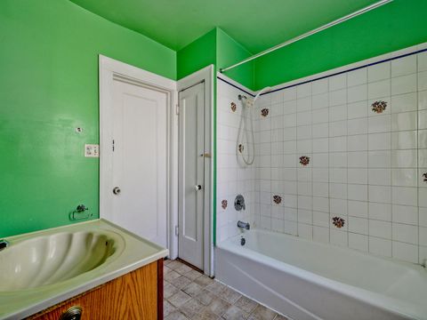 Tiny photo for 6457 N Bell Avenue #2, Chicago, IL 60645 (MLS # 12498097)