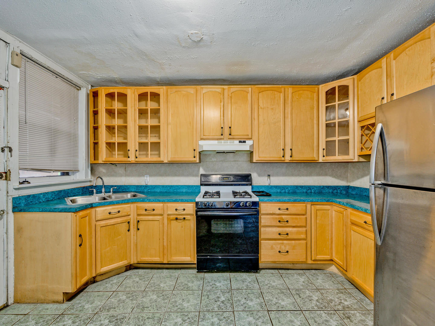 Chicago, Illinois 60645, United States, 2 Bedrooms Bedrooms, ,1 BathroomBathrooms,Residential,Active,235735