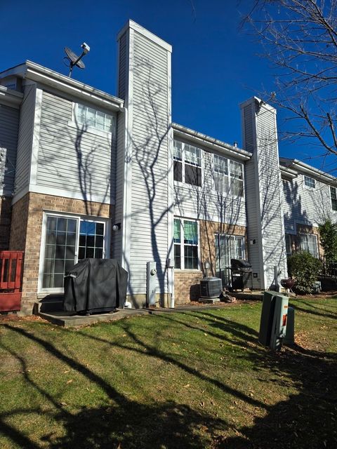 Tiny photo for 273 W 20th Street, Lombard, IL 60148 (MLS # 12518801)