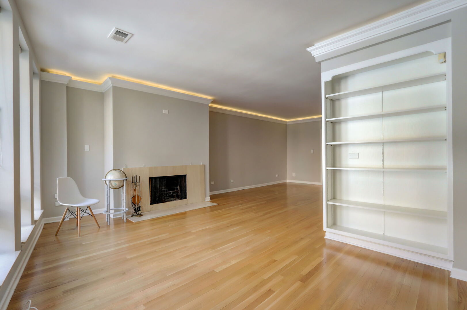 39 E Schiller Street 1E